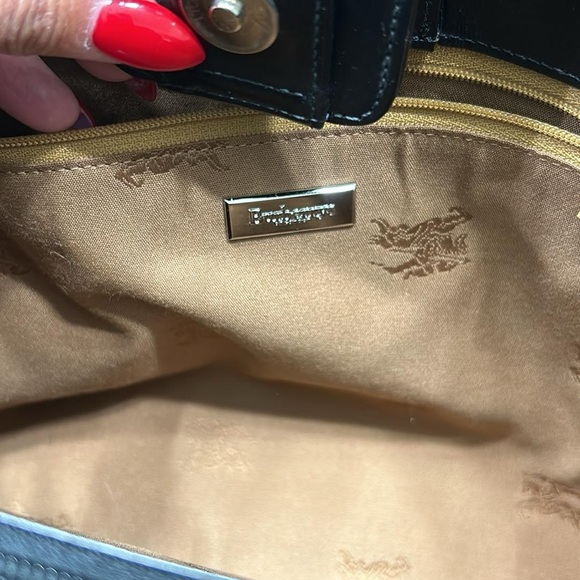 Beautiful Burberry bag & wallet! Gorgeous! - Picture 6 of 11